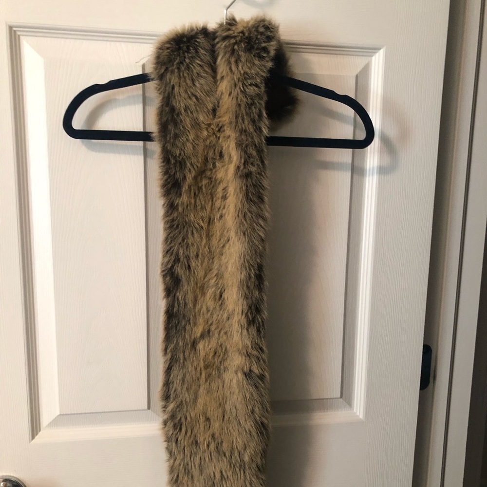 Ann Taylor the Loft Faux Fur Scarf